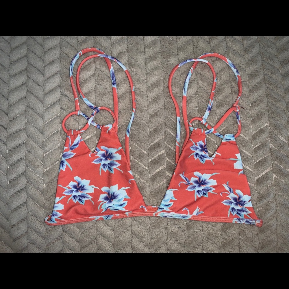 $75 V / P - Acacia VA Kekaha top
